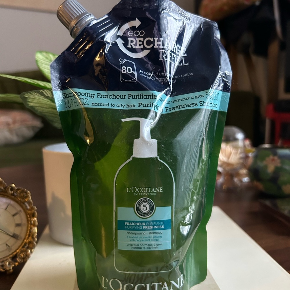 L'OCCITANE Purifying Freshness Shampoo Refill - Blue and Green